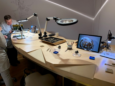 ～時計以上の何か beyond the watchmaking～AUDEMARS PIGUET 展覧会の紹介画像