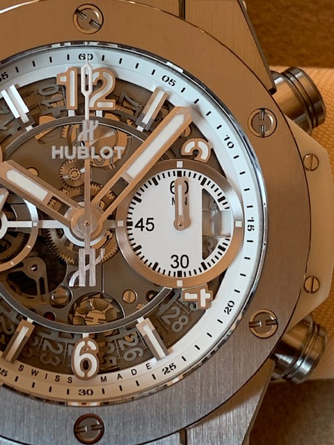 ~HUBLOT(舷窓)のその中~の紹介画像