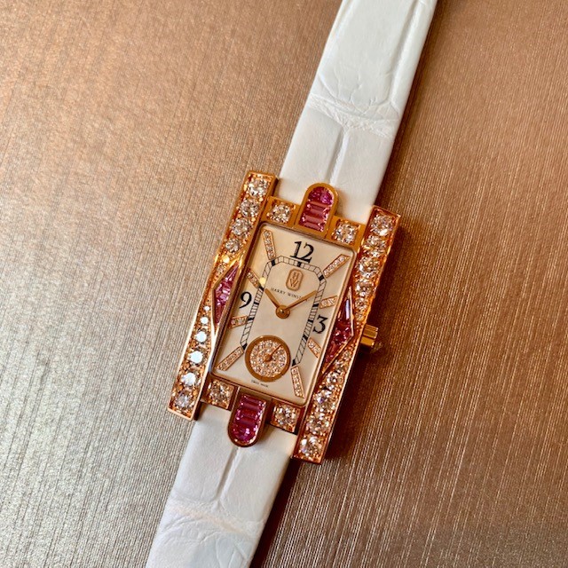 きらめく夏に贈りたい 女性のためのHigh jewelry Watchの紹介画像